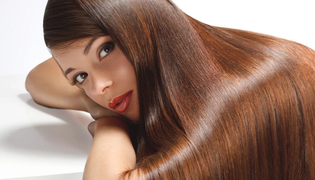 Best 8 Natural Ways To Have Shinier Hair