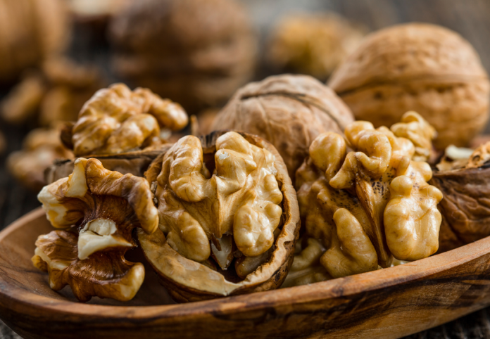 Walnuts Health Benefits, Recipes and Storage Tips
